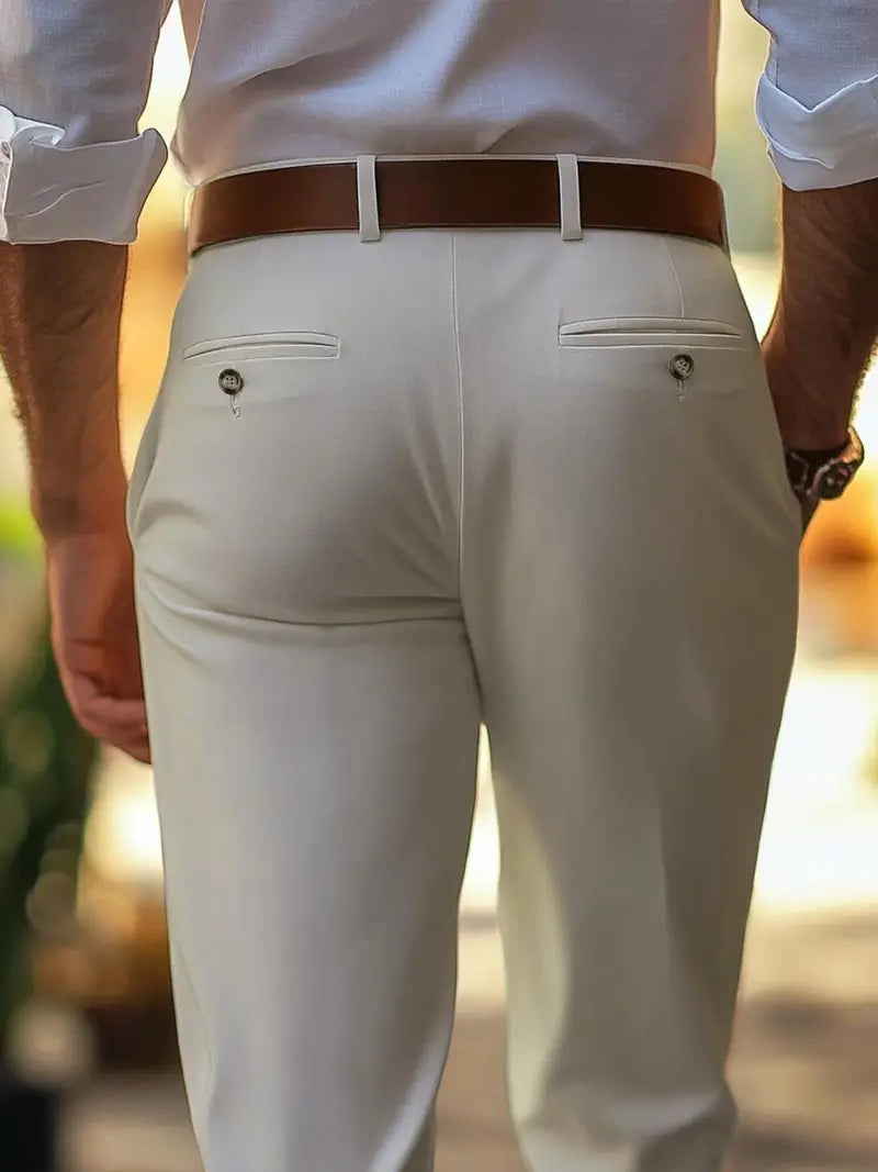 Omar Sur – El Pantalón Ligero y Sofisticado para el Caballero del Mediterráneo Urbano